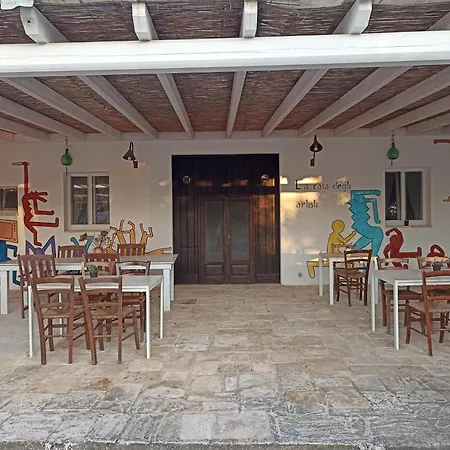 La Casa Degli Artisti Bed & Breakfast 4*