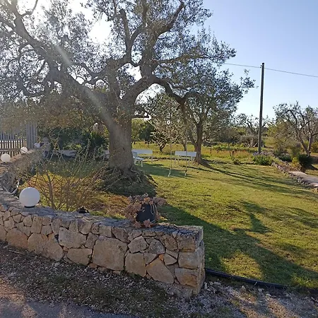 La Casa Degli Artisti 2* Ostuni